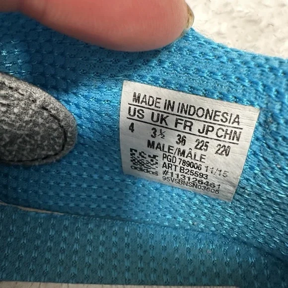 Adidas TRXFG Boys‎ Soccer Cleats Size 4 Black White Blue F48 - Picture 5 of 5